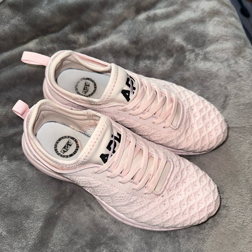 Women’s Light Pink APL Techloom Phantom W Sneakers
